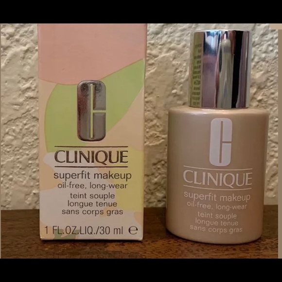 Clinique Other - Clinique Superfit Makeup 🌹#32 TOFFEE BRONZE NIB